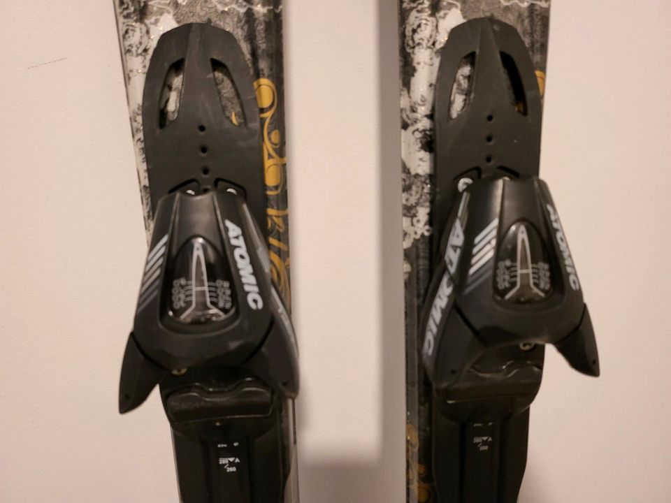 Damen Ski Skischuhe Skiausrüstung Skisocken Falke Sk1 Head Atomic in Bottrop