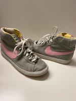 SPORTSCHUHE NIKE SNEAKER 36,5 Nordrhein-Westfalen - Schwerte Vorschau
