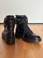 Neuwertige GUESS Stiefeletten Frankfurt am Main - Innenstadt Vorschau