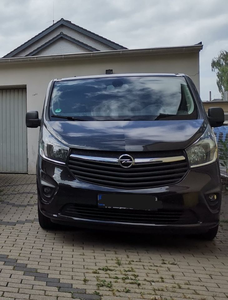 Opel Vivaro Überlänge in Solingen