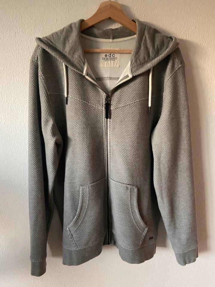 EDC Kaputzenjacke, Grau, Gr. L in Walsdorf