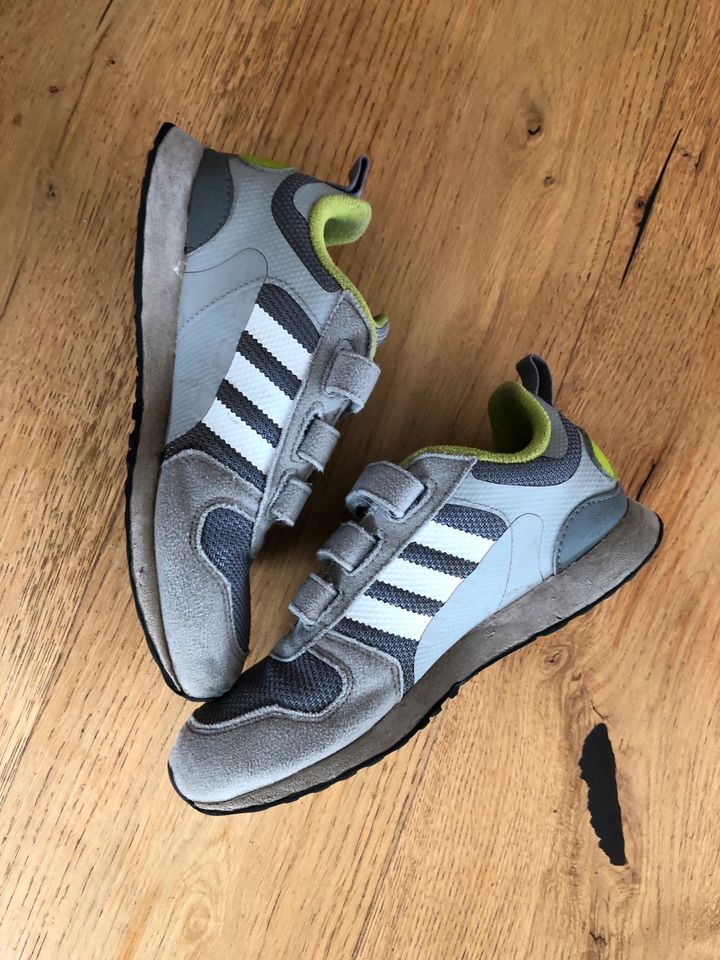 Adidas Sneaker Größe 34 in Wardenburg