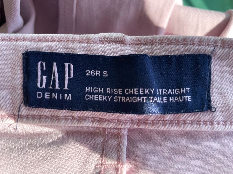 GAP Denim Jeans High Rise cheeky straight 26 Regular XS 34 in Hamburg