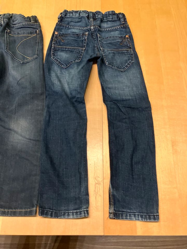 Jeanshose Jeans junge 122 Hose Kleidung geflickt in Zwickau