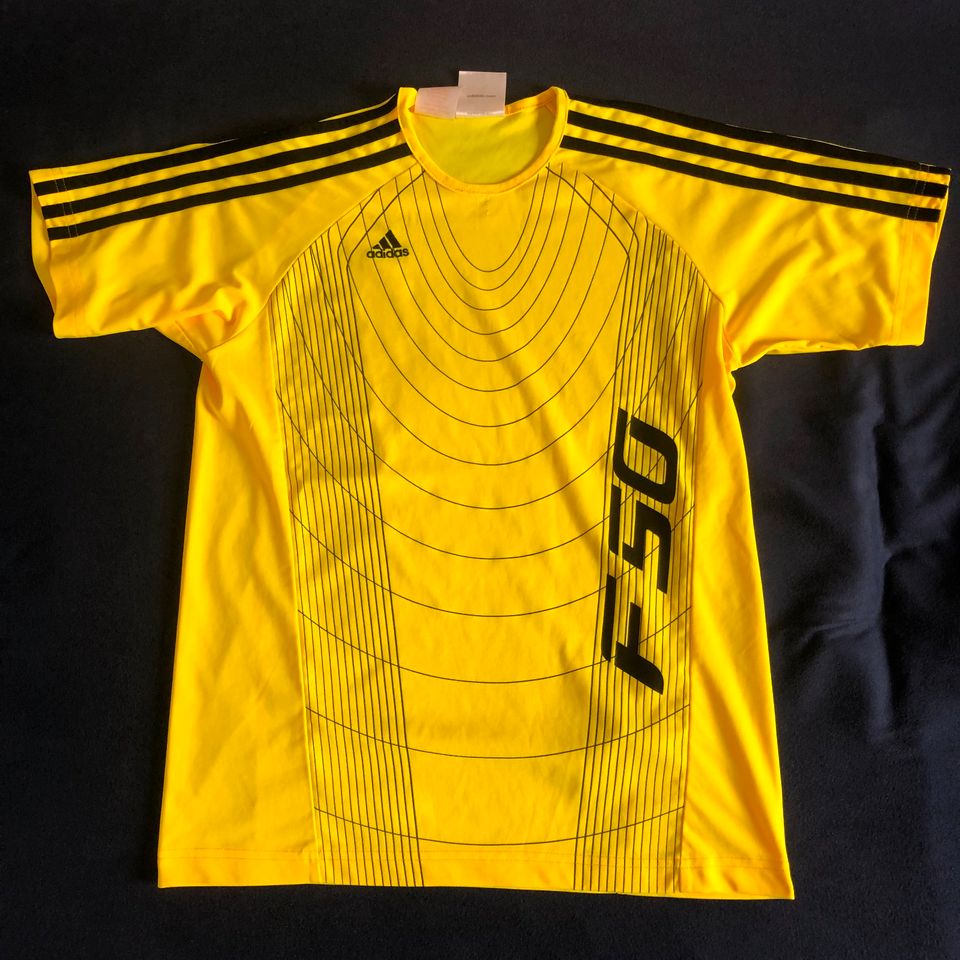 Adidas F50 Trainingsshirt Größe 176 in Kelkheim