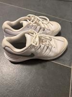 Tennisschuhe Nike Gr.41 Nordrhein-Westfalen - Meerbusch Vorschau