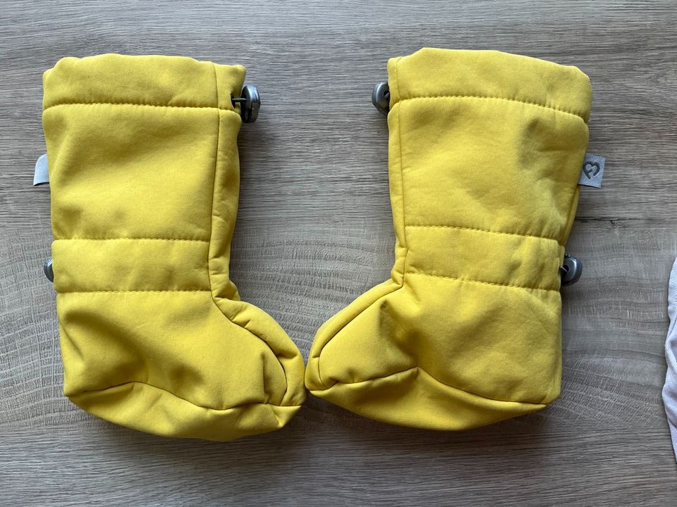 Baby Tragestiefel Fun2beMom Überzieher Gelb 0-1y in Schöneiche bei Berlin