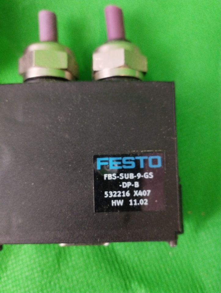 Festo Motor Controller SFC-DC-VC-3-E-H2-PB + Stecker in Chemnitz