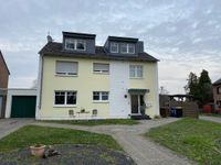 Gepflegtes 3 Familienhaus in ruhiger Lage von Wickrath Mitte Nordrhein-Westfalen - Mönchengladbach Vorschau