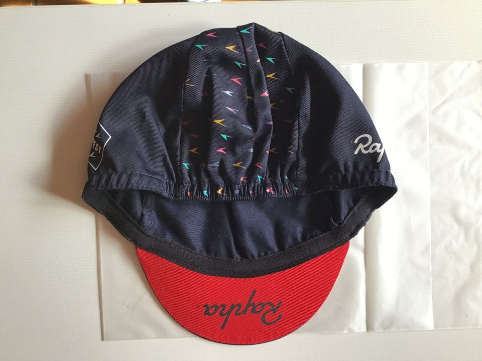 RAPHA Tempest Festive 2014 Cycling Cap  NEU/OVP in Meggerdorf