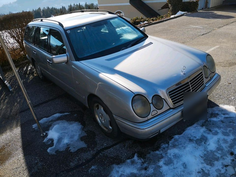 Mercedes E 300TDT Avantgarde Kombi 177PS in Freilassing