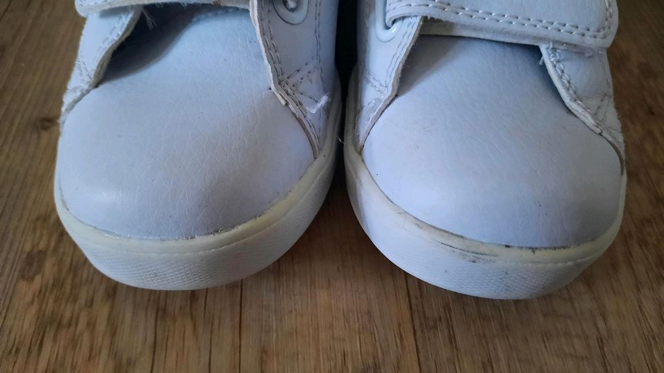 Turnschuhe Sneaker Mädchen Größe 29, sehr guter Zustand in Neukieritzsch