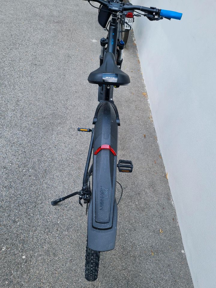 E bike Bosch Markenware Fahrrad mit viel Zubehör in Bad Reichenhall