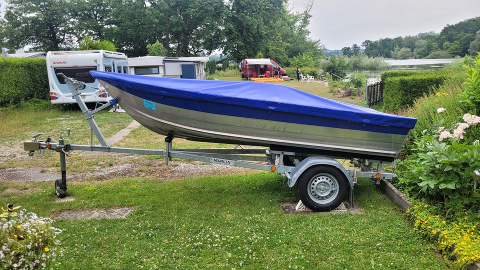 Marine 400 Fish inkl. Trailer in Duisburg