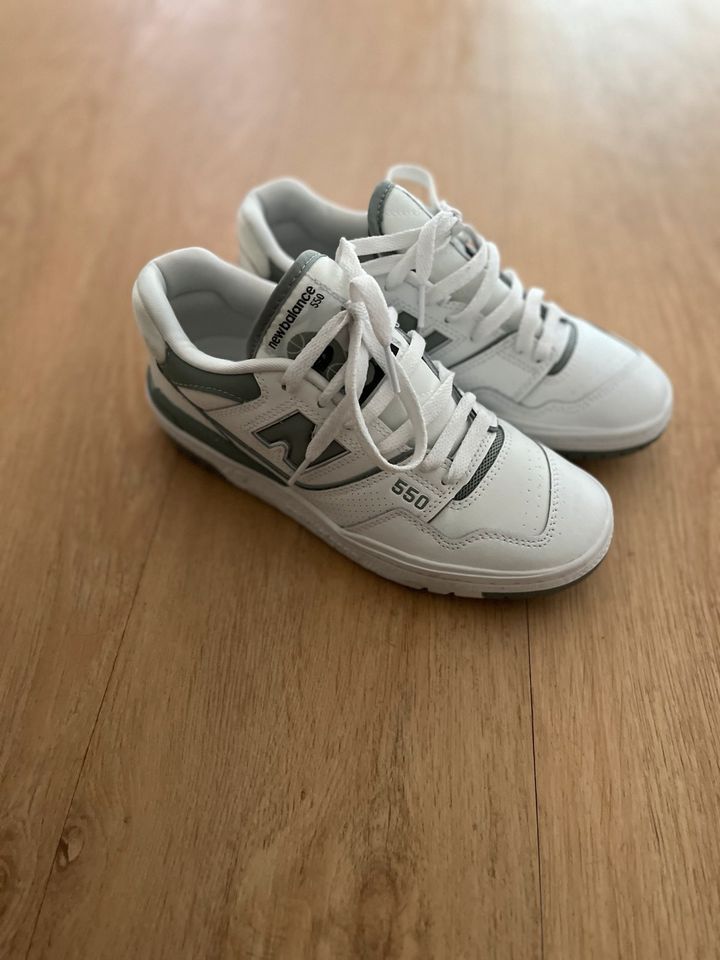 New Balance 550 Farbe White with Juniper gr. 39 in Wiesbaden