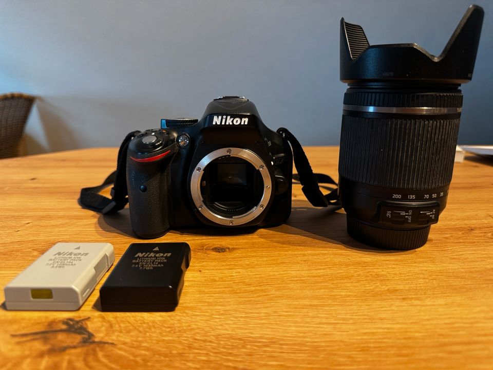 Nikon D5200 mit Tamron Objekiv in Arberg