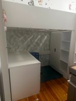 Hochbett komplett Kleiderschrank Schreibtisch Bett Stuhl Teppich Berlin - Tempelhof Vorschau