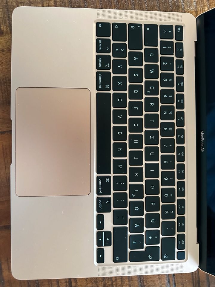 Apple MacBook Air (2020) 13,3 Zoll in Neufahrn in Niederbayern