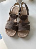 Sandalette mit Absatz von Ariane gr. 39 Nordfriesland - Friedrichstadt Vorschau