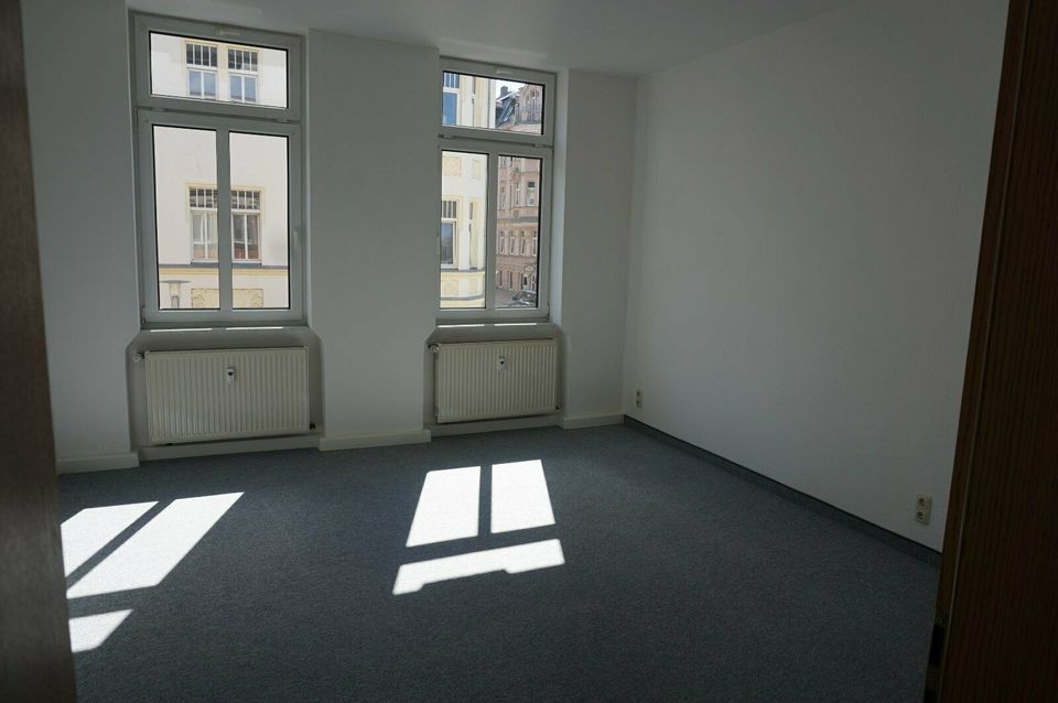 Große helle 7 Raum - Wohnung mit 5 Schlafzimmern und Balkon im Zentrum in Plauen