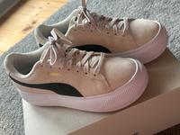 PUMA Damen Plateau Sneakers beige Gr.38 Hessen - Rauschenberg Vorschau