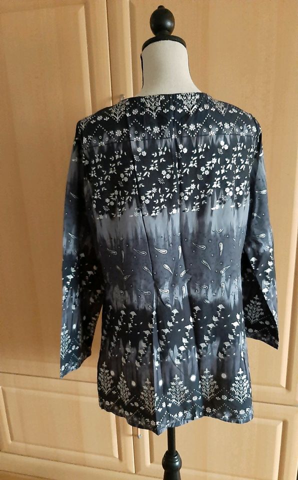 Schicke Tunika * Bluse mit Allover-Print in Heubach