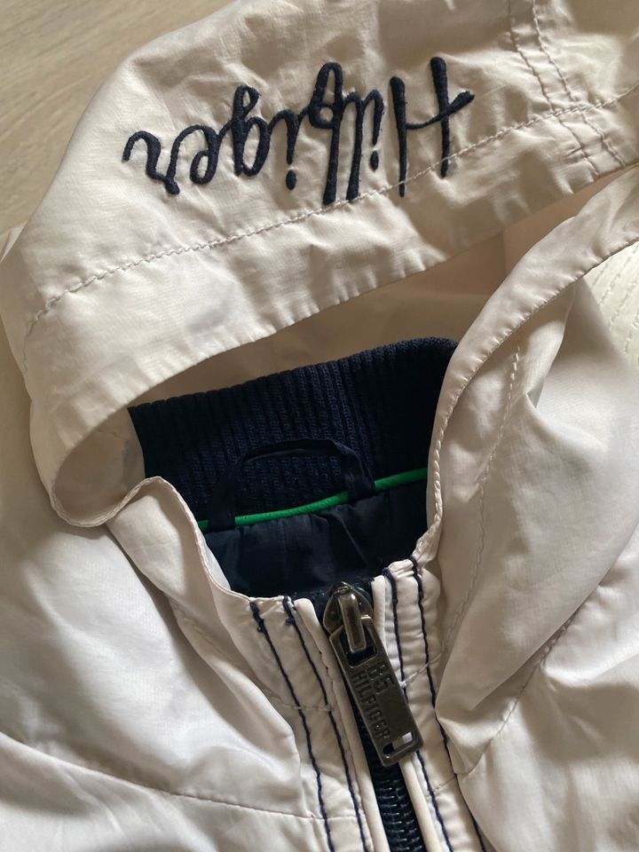 Tommy Hilfiger Jungen Jacke Übergangsjacke Gr. 98 in Bopfingen