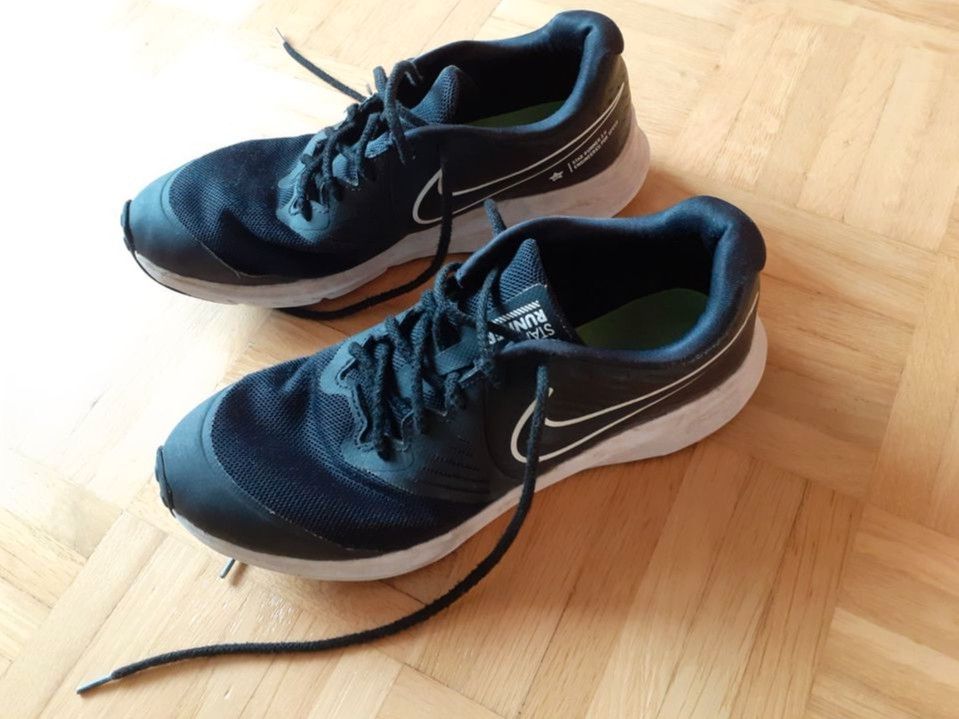 Nike Turnschuhe, Sportschuhe, Gr. 38 in Wenzenbach