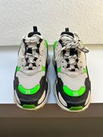 Balenciaga triple s gr 36 grün weiß Nordrhein-Westfalen - Ratingen Vorschau