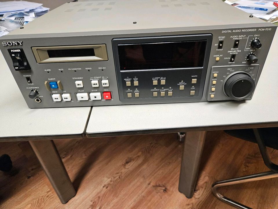 SONY PCM-7010 High-End Professional DAT-Recorder in Eschborn