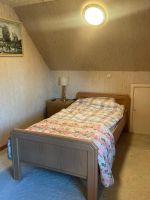 Schlafzimmer Gäste BETT Nachttische Schrank Matratze Kommode SET Schleswig-Holstein - Ammersbek Vorschau