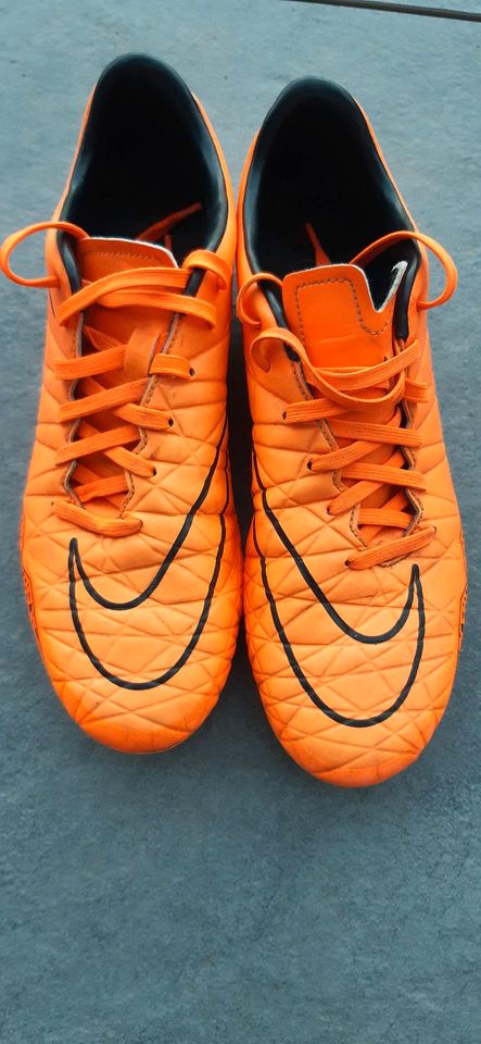 Nike Fussballschuhe Stollenschuhe Gr. 39 INKLUSIVE VERSAND in Karlsruhe