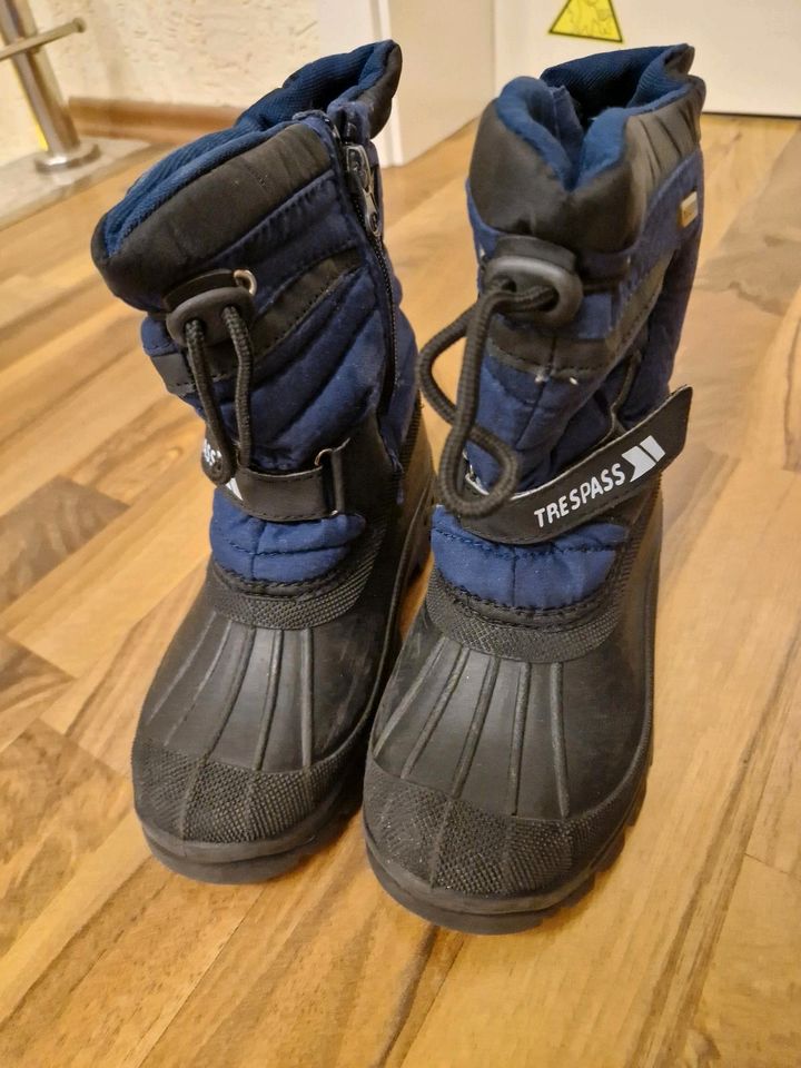 Schneestiefeln Winterschuhe Boots Gr. 32 33 in Salzgitter