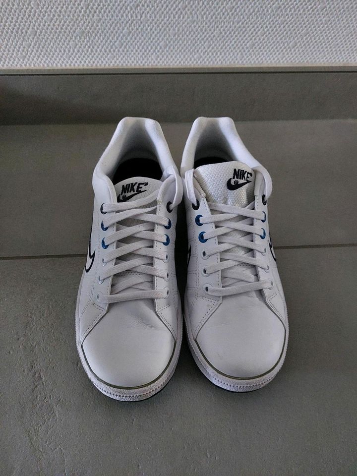 NEU Nike Sneaker Schuhe Gr. 43 weiß mit Türkis in Leipzig