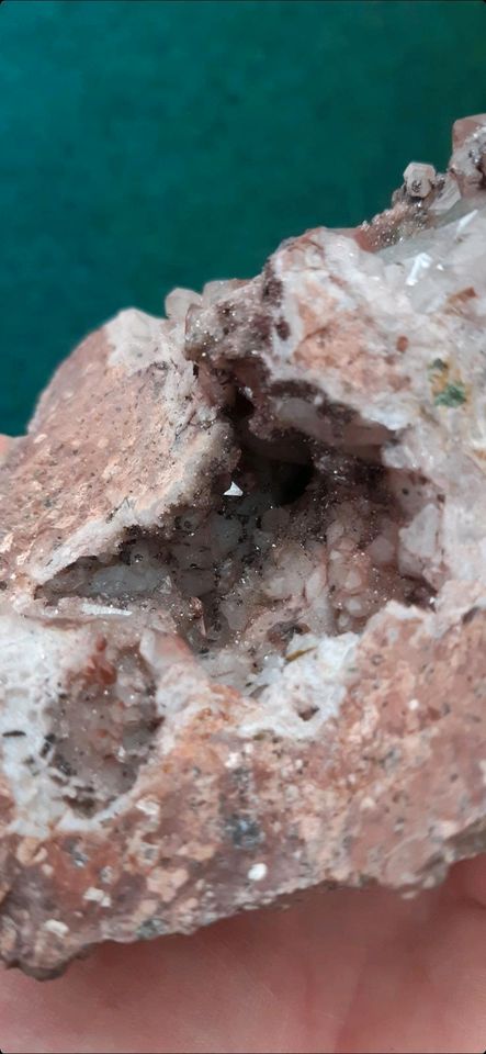 Mineralien Schneekopfkugel Porphyrkugel Quarz Hämatit Kristalle in Leipzig