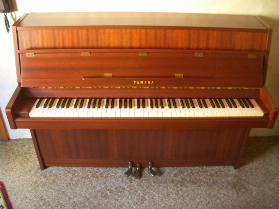 YAMAHA Klavier M5J / Mahagoni-Furnier / Made in Japan in Hannover