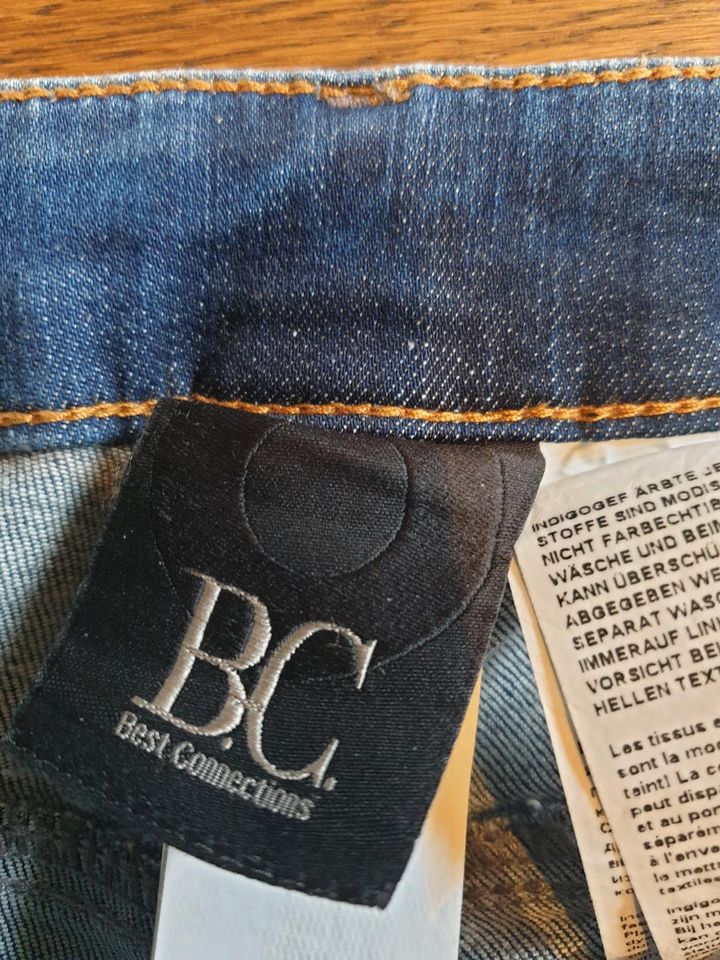 Jeans BC blau mit Glitzer Größe 38 wie neu in Jossgrund