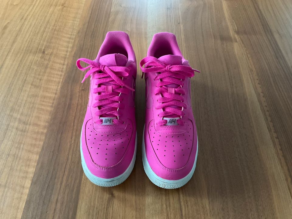 NIKE Air Force 1 Sneaker Schuhe neon pink Gr. 42 in Braunschweig