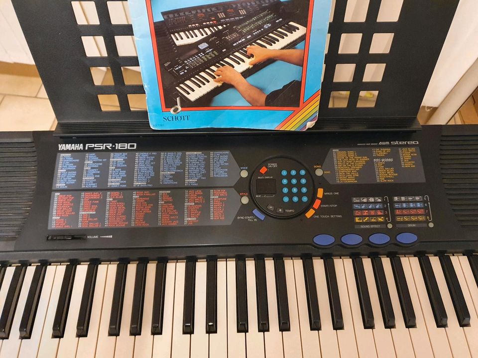 Keyboard Yamaha PSR 180 in Wartenberg