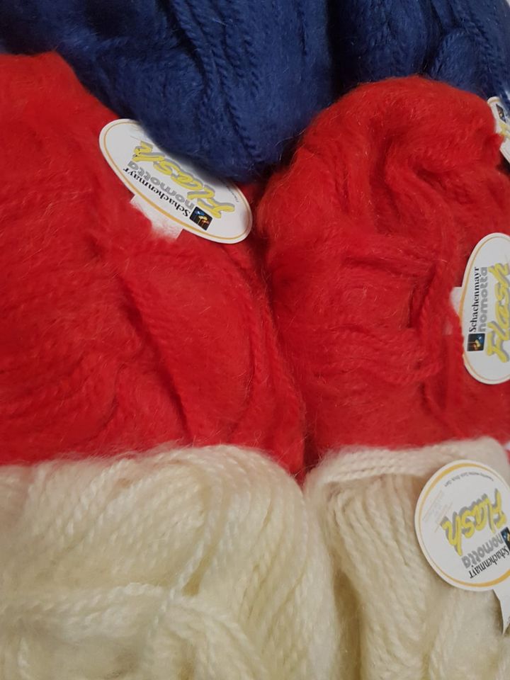 Mohairwolle rot blau sehr weiche Strickwolle Häkelgarn Strickgarn in Berlin