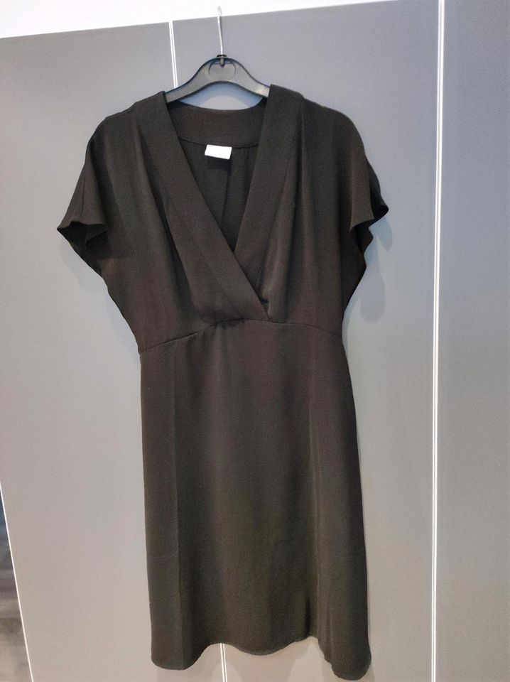 Schwarzes Kleid Vila Gr 38 in Delbrück