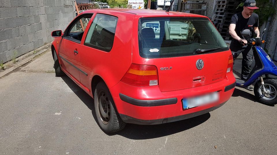 VW  Golf 4 1,4 75PS in Höchberg