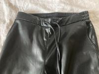 EDC Esprit Kunstleder Joggpant Gr 36 Niedersachsen - Gifhorn Vorschau