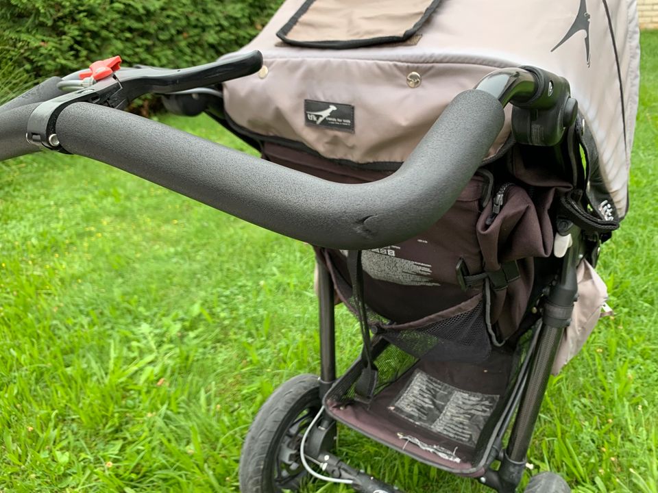 TFK Joggster lite, Kinderwagen mit Babywanne und viel Zubehör in Pohlheim