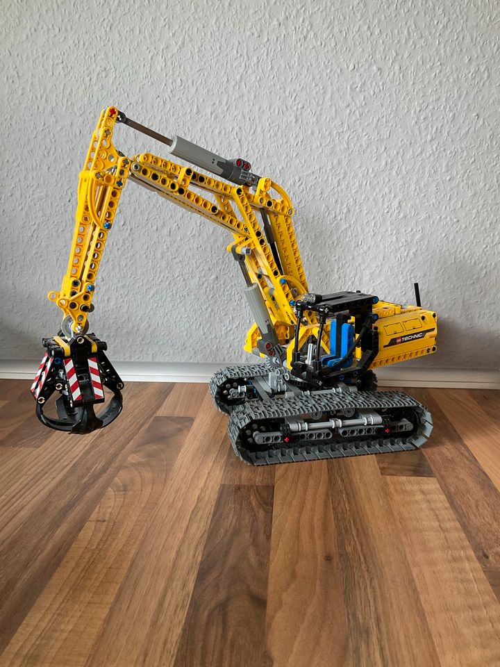 Lego Technic Raupenbagger 42006, mit Karton und Anleitung in Rüdesheim am Rhein