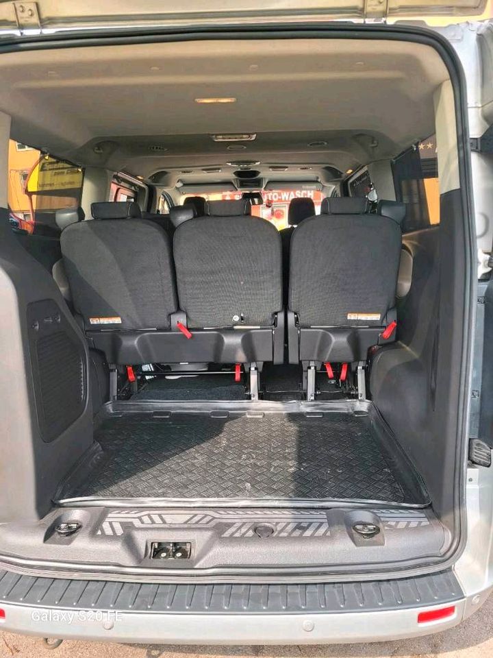Ford Tourneo Custom 8 Sitz für Menschen mit Behinderung in Erding