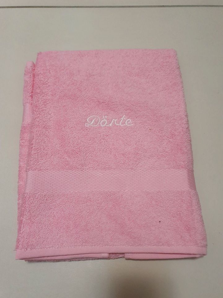 2x Handtuch, rosa, weiß, 100x50 cm, Namensaufdruck „Dörte“ , NEU in Leipzig