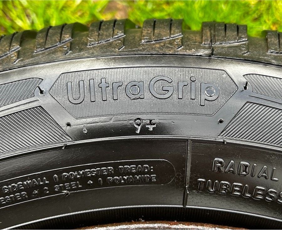 Winterreifen 175 65 14 Goodyear Ultragrip 9+ DOT 2021 Fiat 500 in Rhumspringe