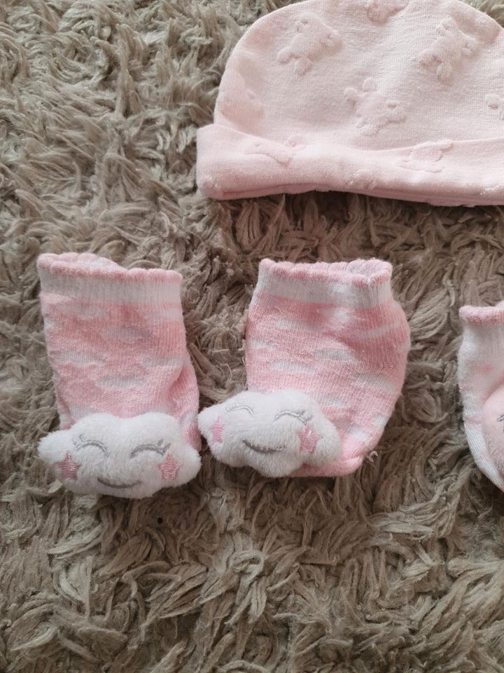 Socken mit Rassel für Babys ❤️ in Kolbermoor