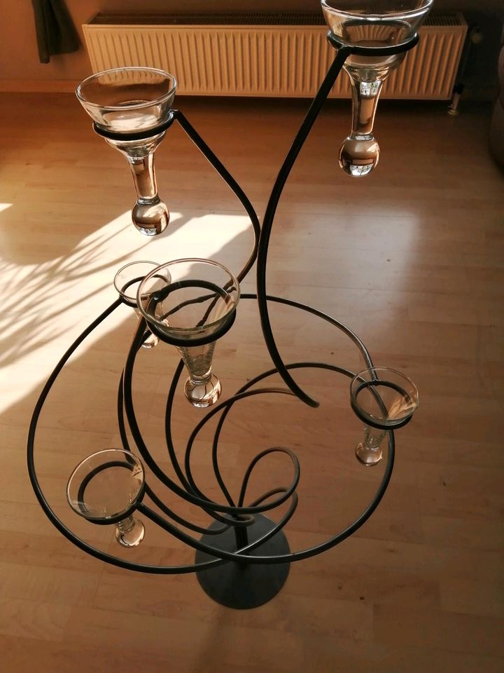 Kerzenhalter mit Glaseinsätzen in Holle